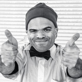 sammy thumbsup D6A3660web