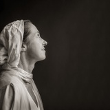 white robe D6A3140web