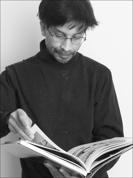 gamini_read.jpg