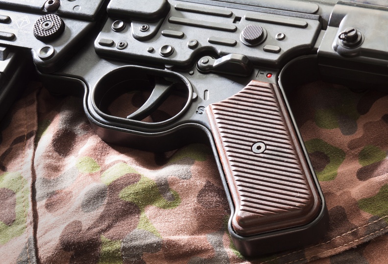 STG44 grip 5739web