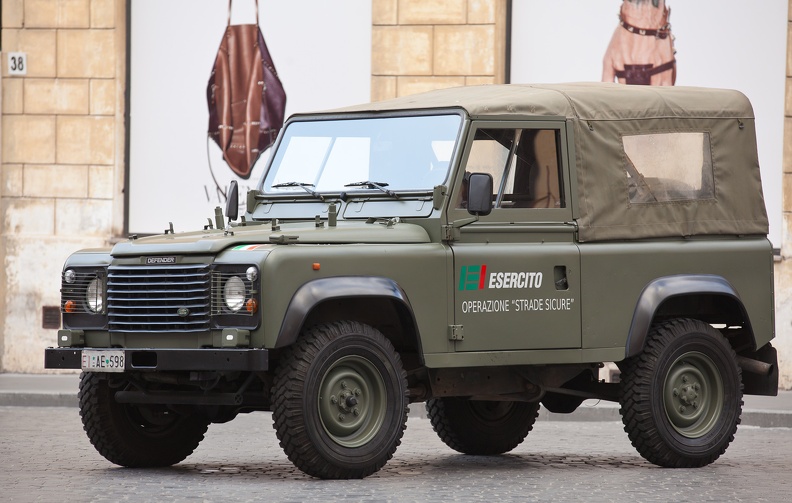 italian armycar rome 8442