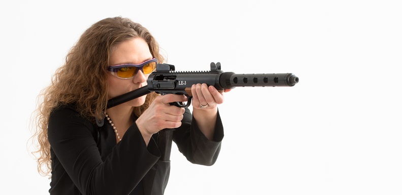 linda9mm carbine aimed hunterHDgold DSC8524web