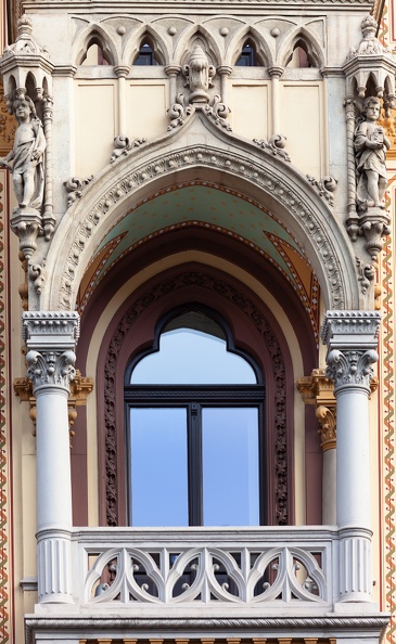 window_7916web.jpg
