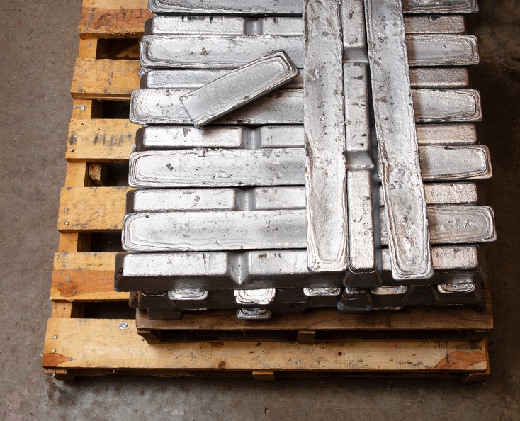 lead ingots D6A5624